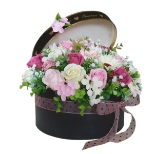 Aranjament floral 'Sweet heart"- cutie neagra (cod 2223)poza103
