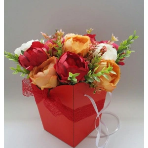Aranjament flori artificiale-cutie conica rosie (cod 1080)