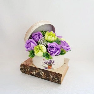 Aranjament flori de sapun-cutie rotunda ( cod 1440)