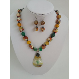 Set din agate multicolore, chipsuri pietre semipretioase si pandantiv din agat cu rhinestone - Img 1