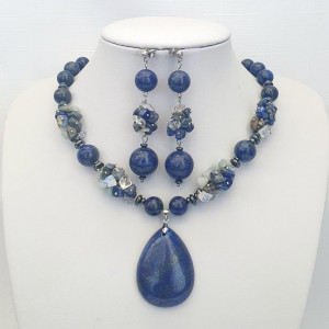 Set din margele de lapis lazuli, pandantiv lapis lazuli si chipsuri diverse (cod 205)1