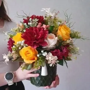 Aranjament floral artificial-trandafiri si margarete(cod 2330)poza41