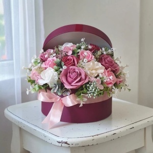 Aranjament floral cu trandafiri de sapun (cod 2367)