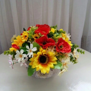 Aranjament floral din maci si floarea soarelui- cos rustic (cod 1173) 3