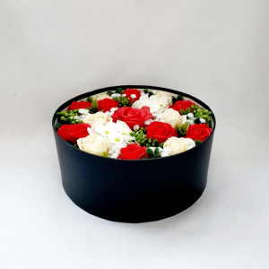 Aranjament flori de sapun-cutie rotunda (cod 1610)-5