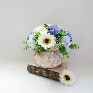 Cos rustic cu flori de sapun -alb-albastru (cod 1646)4