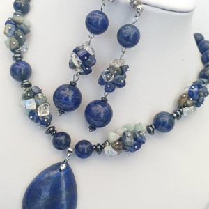 Set din margele de lapis lazuli, pandantiv lapis lazuli si chipsuri diverse (cod 205)2