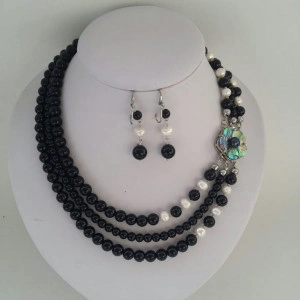 Set din onix, perle de cultura si inchizatoare din Paua Abalone