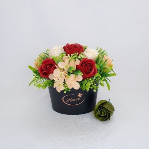Aranjament din flori de sapun-cutie de carton (cod 1477) 9002