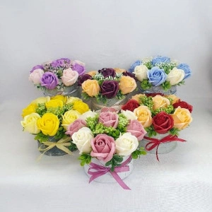 Aranjament floral din flori de sapun (cod 1463)