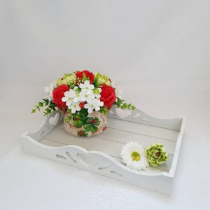 Aranjament floral-rosu si alb "Trifoi si buburuze" (cod 1485) 2001