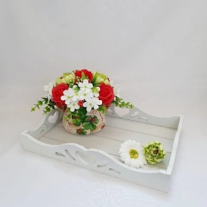Aranjament floral-rosu si alb "Trifoi si buburuze" (cod 1485) 2001