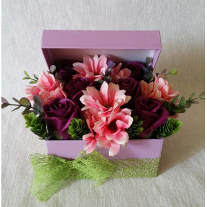 Aranjament flori artificiale-cutie patrata (cod 1037)