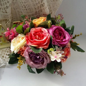 aranjament floral deosebit  din trandafiri 2