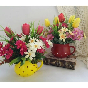  Poza aranjament floral din lalele si flori de camp 13