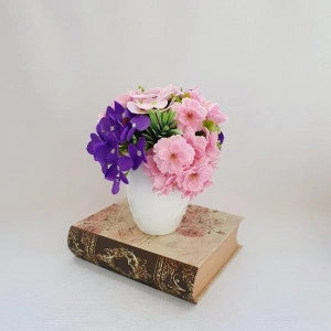 Aranjament din flori de cires, anemone si hortensii 100