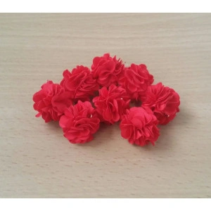 Flori din material textil-rosu