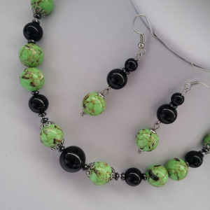 Set din turcoaz de sinteza verde, onix si hematit - Img 2