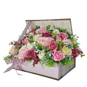 Aranjament cu trandafiri de sapun -cutie carte (cod 2267)poza1006
