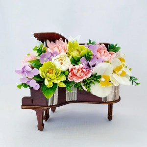 aranjament floride sapun in cutie pian-16852