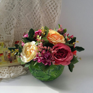 aranjament floral deosebit  din trandafiri 3