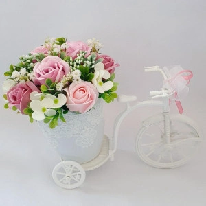Aranjament flori de sapun-bicicleta-roz (cod 1825)