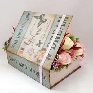 Aranjament pentru 8 Martie -cutie carte (cod 1856)7