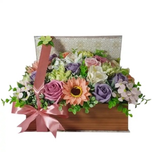 Aranjament pentru 8 Martie -cutie carte (cod 2190)poza5