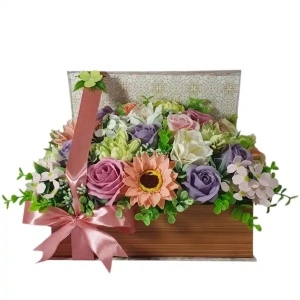 Aranjament pentru 8 Martie -cutie carte (cod 2190)poza5