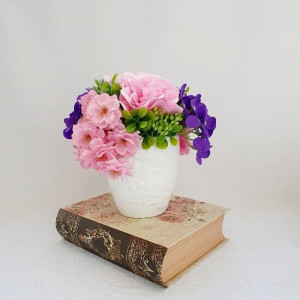 Aranjament din flori de cires, anemone si hortensii 122