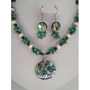 Set din sticla cehia verde, hematit si pandantiv din scoica Paua Abalone- snur piele - Img 2