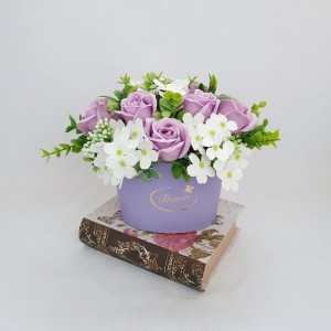 Aranjament din flori de sapun-cutie de carton (cod 1478) 200