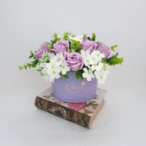 Aranjament din flori de sapun-cutie de carton (cod 1478)