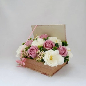 Aranjament floral- cutie carte (cod 1621)