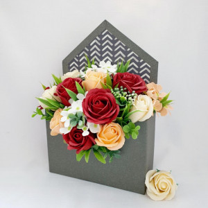 Aranjament floral-cutie plic (cod 1604)-1
