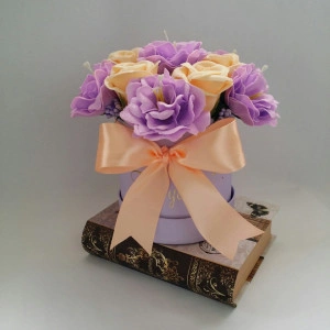 Aranjament floral din flori de sapun - cutie cilindrica (cod 1125)