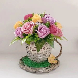 Aranjament floral in cos de nuiele -nuante prafuite si somon (cod1341)