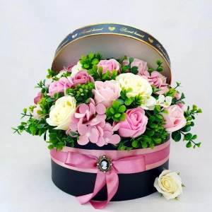 Aranjament floral 'Sweet heart"- cutie neagra (cod 1684)