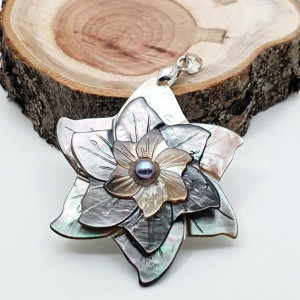 Pandantiv sidef, floare, 47*49 mm 1