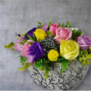 Aranjament 8 Martie-vas ceramic barcuta (cod 2046)