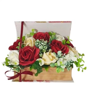 Aranjament de 8 Martie-cutie carte (cod 2268)poza1001