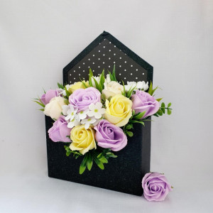 Aranjament floral-cutie plic (cod 1607)-1