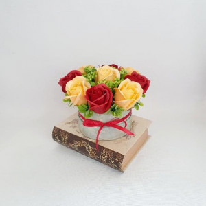Aranjament floral din flori de sapun (cod 1463) 5003