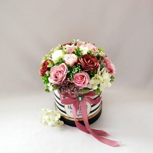 Poza Aranjament floral in cutie cilindrica  (cod 1650)6