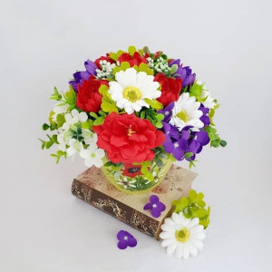 Aranjament floral cu diverse flori de sapun-vas ceramic verde (cod 14991