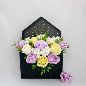 Aranjament floral-cutie plic (cod 1607)-2