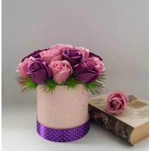 Aranjament floral realizat din flori de sapun 12