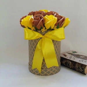 Aranjament floral din trandafiri de sapun in cutie cilindrica (cod 1130)
