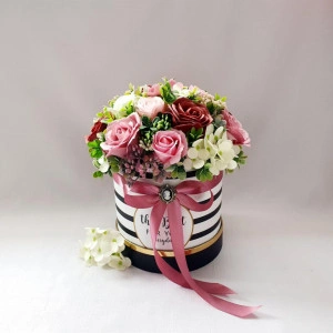 Poza Aranjament floral in cutie cilindrica  (cod 1650)7