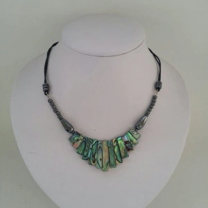 Colier din Paua Abalone si hematit pe snur de piele